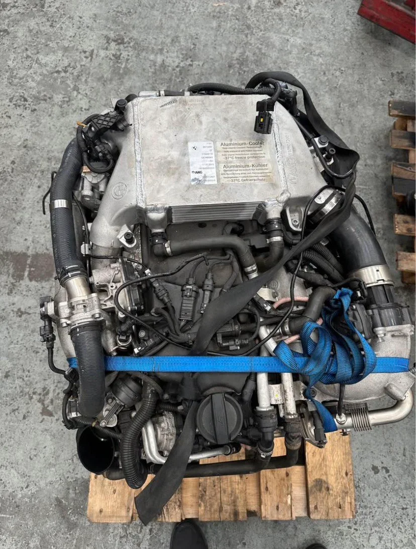 Modern B57 BMW diesel engine